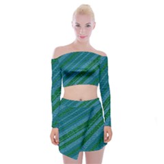 Stripes Course Texture Background Off Shoulder Top With Skirt Set