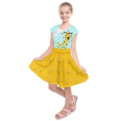 Pale Turquoise & Gold Bee Hives Pattern Kids  Short Sleeve Dress